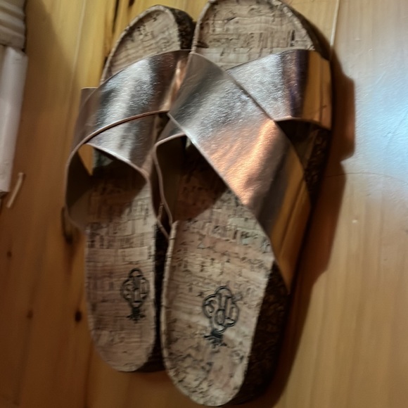 Perfect for spring and summer!! Amazing rose gold color! - Picture 2 of 4